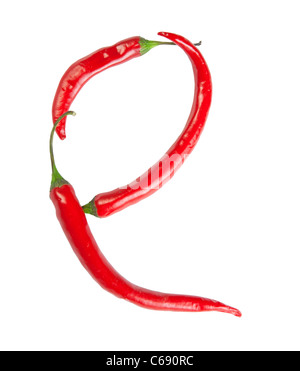 E lettera fatta dal peperoncino, con il tracciato di ritaglio Foto Stock