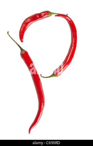 P lettera fatta dal peperoncino, con il tracciato di ritaglio Foto Stock