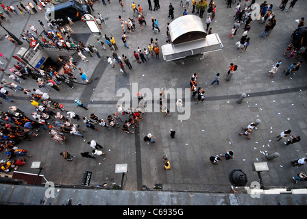 JMJ pellegrini a Puerta del Sol di Madrid, Spagna Foto Stock