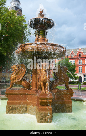 Piazza del Municipio Fontana Leicester Regno Unito Foto Stock