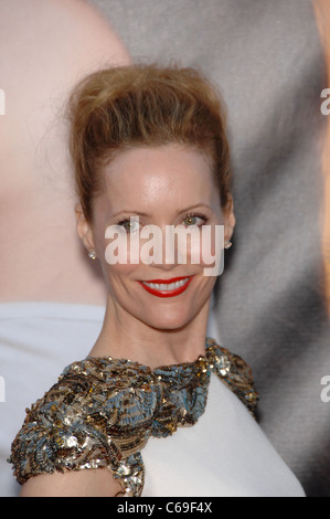 Leslie Mann presso gli arrivi per la change-UP Premiere, Village Theatre di Westwood, Los Angeles, CA 1 agosto 2011. Foto Da: Michael Germana/Everett Collection Foto Stock