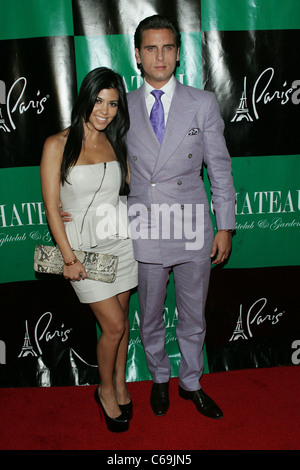 Kourtney Kardashian, Scott Disick presso gli arrivi per Scott Disick a Chateau Nightclub, Chateau Nightclub & Gardens, Las Vegas, nanovolt Foto Stock