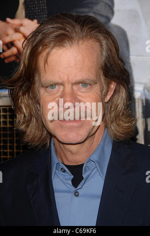 William H. Macy presso gli arrivi per il Lincoln avvocato Premiere, Arclight Hollywood, Los Angeles, CA Marzo 10, 2011. Foto Da: Michael Germana/Everett Collection Foto Stock