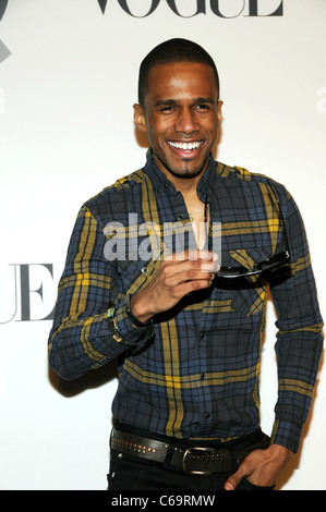 Eric West di presenze per QVC 25 a Guarda Party - Mercedes-Benz Fashion Week, 229 West 43rd Street, New York, NY 11 Febbraio Foto Stock