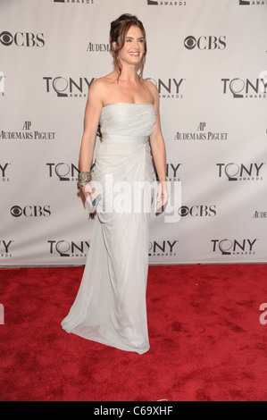 Brooke Shields presso gli arrivi per il teatro americano del parafango annuale sessantacinquesimo Antoinette Perry Tony Awards - Gli arrivi, Beacon Theatre, nuovo Foto Stock