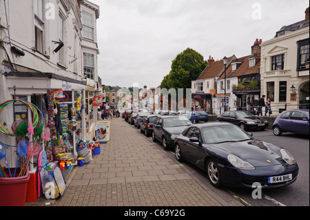 High Street, Lymington, Hampshire, Inghilterra, Regno Unito. Foto Stock