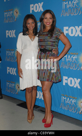 Kimberly Elise, Sanaa Lathan di presenze per la XLII NAACP Image Awards le candidature di un annuncio stampa, Paley Centre for Media, Los Angeles, CA 12 gennaio 2011. Foto di: Elizabeth Goodenough/Everett Collection Foto Stock