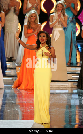 Miss Rhode Island, Deborah Saint-Vil (Talent Award) sul palco per Miss America eliminatorie - notte due, Planet Hollywood Resort and Casino Las Vegas NV, Gennaio 12, 2011. Foto di: James Atoa/Everett Collection Foto Stock