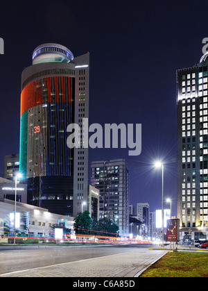 Le Royal Meridien Hotel 5 stelle, illuminato con luci LED, Abu Dhabi Foto Stock