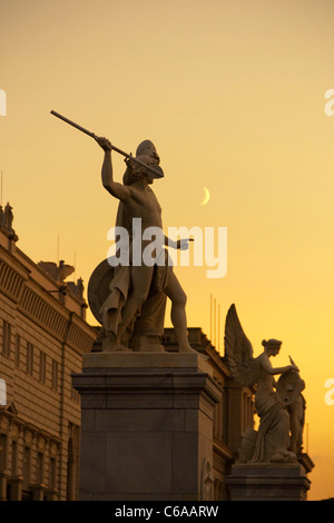 Ponte del castello , sculture di Schinkel Foto Stock