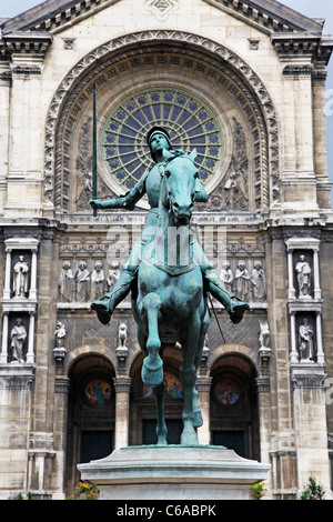 Statua di Giovanna d'arco all'Eglise Saint Augustin (Chiesa di Sant'Agostino) a Parigi, Francia Foto Stock