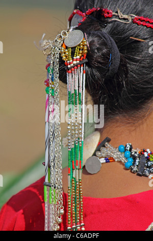 Tribù Nocte, Donna con usura tradizionale a Namdapha Eco Festival culturale; Miao; Arunachal Pradesh, India Foto Stock