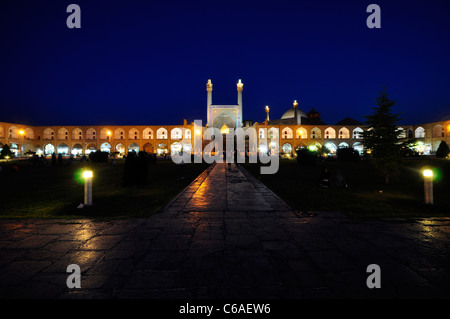 Night Shot da Nagshe JAHAN Piazza con la Moschea Shah (Imam moschea) in background, Isfahan Iran. Foto Stock