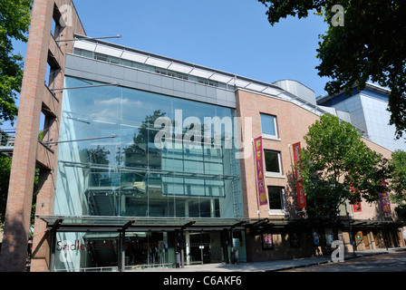 Sadler's Wells Theatre e Lilian Baylis Studio, Rosebery Avenue, Islington, Londra, Inghilterra Foto Stock