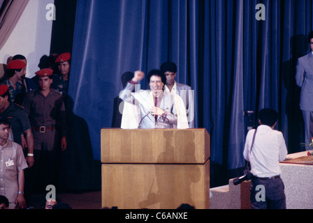 Il Presidente libico Muammar Gaddhafi durante le celebrazioni a Tripoli segnando il suo ventesimo anniversario in potenza. Foto Stock