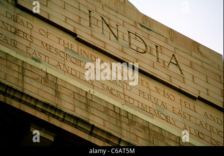 Memoriale di Delhi, India Gate, ALLA FINE DI RAJPATH Delhi, India. Mantenuto dalla Commissione delle tombe di guerra del Commonwealth. Foto Stock