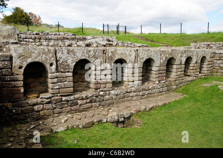 La modifica di stanza di bagno Romano House rovine a Chesters Fort, il vallo di Adriano, Inghilterra. Foto Stock