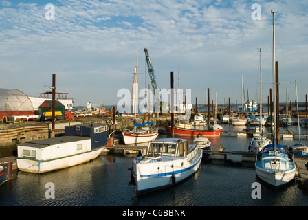 Hoo St Werburgh, Kent anni '2010 Regno Unito. Estuario di Marina River Medway. Inghilterra 2011 HOMER SYKES Foto Stock