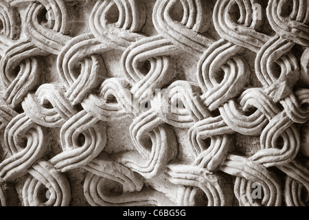 Capitelli a chiostro romanico della chiesa collegiata di Santillana del Mar, Cantabria, SPAGNA Foto Stock