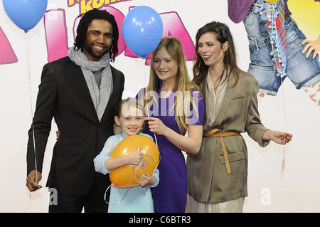 Fernando Spengler, Meira Durand, Julia Jentsch, Nora Tschirner presso la prima mondiale di "Hier kommt Lola' a Cinemaxx Dammtor Foto Stock