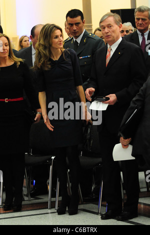 La principessa Letizia di Spagna e il presidente tedesco Horst Koehler partecipare alla terza edizione Eva Luise Koehler Award per la ricerca e Foto Stock