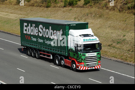 Eddie Stobart carrello sulla M6 autostrada a pedaggio vicino a Cannock Foto Stock