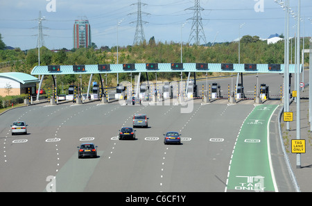 M6 autostrada a pedaggio a pagamento capanne vicino a Cannock Foto Stock