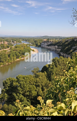 Ardeche in Gard Francia dalle pareti del villaggio Aigueze Foto Stock