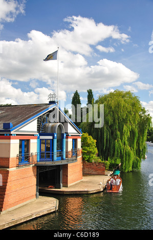 Henley Royal Regatta sede da Henley Bridge Henley-on-Thames, Oxfordshire, England, Regno Unito Foto Stock