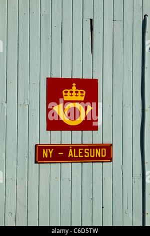 Il mondo è la più settentrionale post office, alla ricerca scientifica di base in Ny Alesund, Svalbard, che è territorio norvegese. Foto Stock