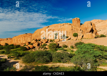 Spitzkoppe, montagna paesaggio di rocce di granito, il Cervino della Namibia Namibia, Africa Foto Stock