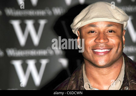 LL Cool J segni copie del suo nuovo libro LL Cool J di platino 360 dieta e stile di vita: una guida Full-Circle per sviluppare il vostro Foto Stock