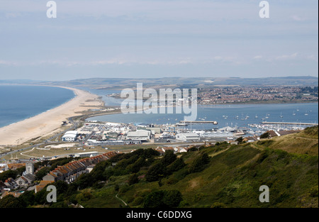 CHESIL BEACH LA FLOTTA E PORTLAND Harbour verso Weymouth. DORSET UK. Foto Stock