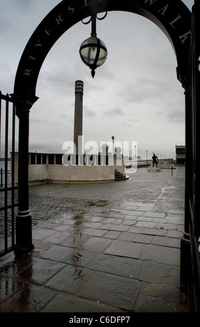 Liverpool Memoriale Navale, Liverpool, in Inghilterra. Mantenuto dalla Commissione delle tombe di guerra del Commonwealth, CWGC. Foto Stock