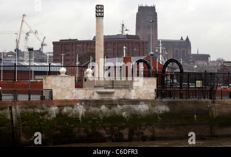 Liverpool Memoriale Navale, Liverpool, in Inghilterra. Mantenuto dalla Commissione delle tombe di guerra del Commonwealth, CWGC. Foto Stock