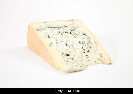 Cuneo di pieno di grasso morbido formaggio blu Foto Stock