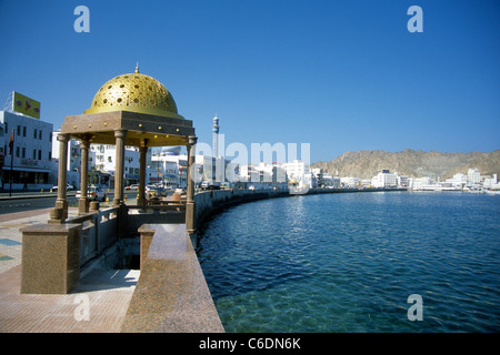 Hafen Promenade in der Dhow Bay, Stadt, Mutrah, Moscato, Promenade di sambuco bay,città, città vecchia, Mutrah, Muscat Foto Stock
