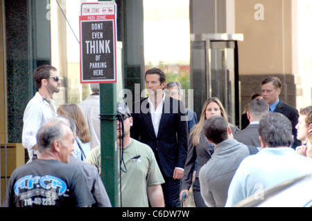 Bradley Cooper le riprese del suo nuovo film "Il buio campi' sulla posizione in Philadelphia, dove i nomi delle strade sono stati cambiati per raffigurare Foto Stock