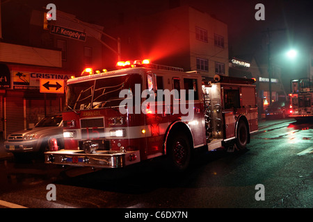 Pierce Saber 1250/500 camion dei pompieri Jersey City Foto Stock