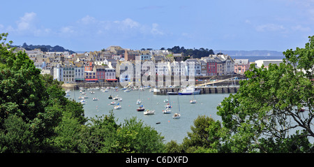 Barche a vela nel porto di Douarnenez, Finistère Bretagna, Francia Foto Stock