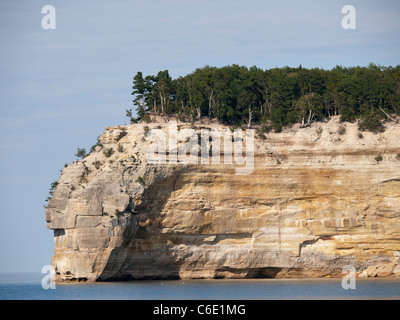 Indian Head rock formazione a Pictured Rocks National Lakeshore in Munising Michigan sulle rive del lago Superior. Foto Stock