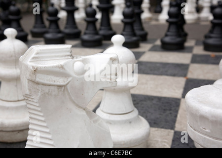 Grande set di scacchi in Parc bastioni a Ginevra Foto Stock