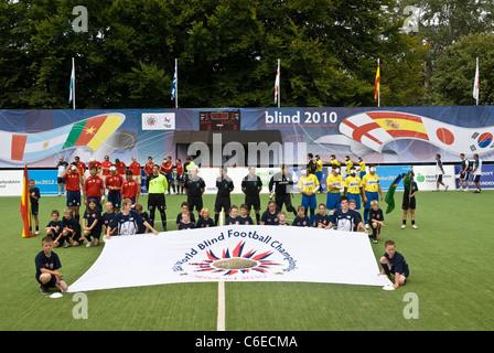 La Spagna e il Brasile in fila per la finale del mondo IBSA cieco campionato di calcio. Foto Stock