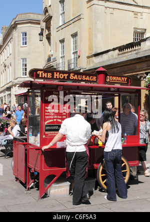 Stall Street Bath Somerset, bancarella di salsiccia calda Foto Stock