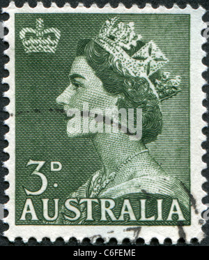 AUSTRALIA - 1953: un timbro stampato in Australia, mostra la regina Elisabetta II Foto Stock