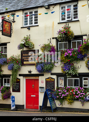 Il Golden Lion Hotel Padstow village center Cornwall Inghilterra UK GB EU Europe Foto Stock