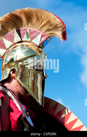 Oplita. Rievocazione storica. Il Greco antico soldato a odissea militare mostrano, Detling, Kent, Inghilterra Foto Stock