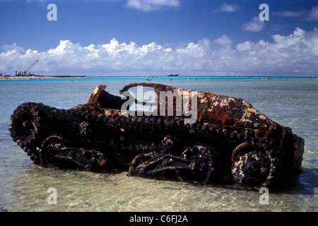 Carro armato della seconda guerra mondiale, Betio, Tarawa, Kiribati, Pacifico centrale Foto Stock