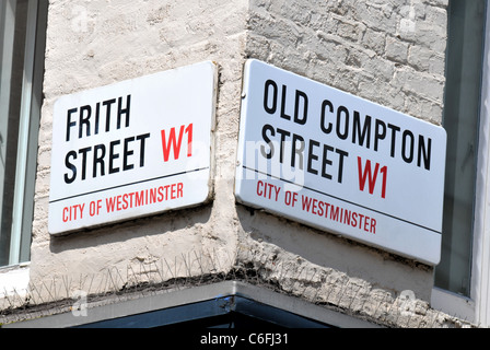 Frith Street e Old Compton Street segni, Soho, Londra, Gran Bretagna, Regno Unito Foto Stock