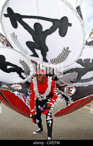 Reveller al carnevale di Notting Hill 2011, Londra, Inghilterra Foto Stock